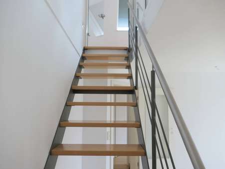 Treppe ins Studio - Maisonette-Wohnung in 33332 Gütersloh mit 55m² kaufen
