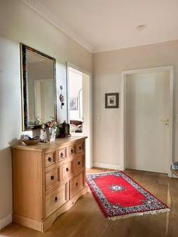 Flur Flur - Erdgeschosswohnung in 33330 Gütersloh mit 89m² als Kapitalanlage kaufen
