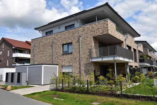 Seitenansicht Seitenansicht - Erdgeschosswohnung in 33775 Versmold mit 113m² kaufen