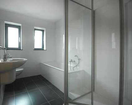Badezimmer, Wohnhaus EG Badezimmer, Wohnhaus EG - Zweifamilienhaus in 33330 Gütersloh mit 170m² kaufen