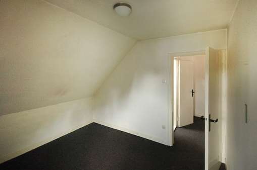 Dachgeschoss, Wohnhaus Dachgeschoss, Wohnhaus - Zweifamilienhaus in 33330 Gütersloh mit 170m² kaufen
