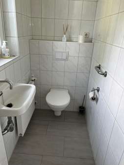 Gäste-WC Vorderhaus - Zweifamilienhaus in 33334 Gütersloh mit 211m² kaufen