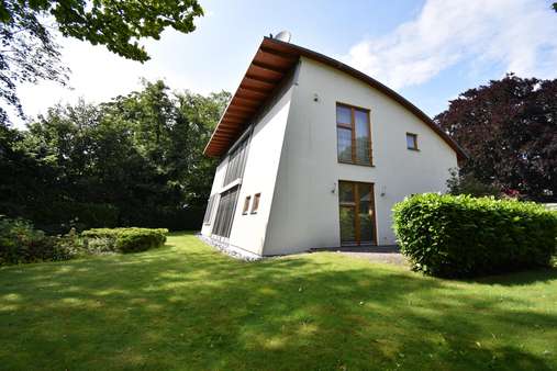 Gartenansicht - Einfamilienhaus in 33775 Versmold mit 190m² kaufen