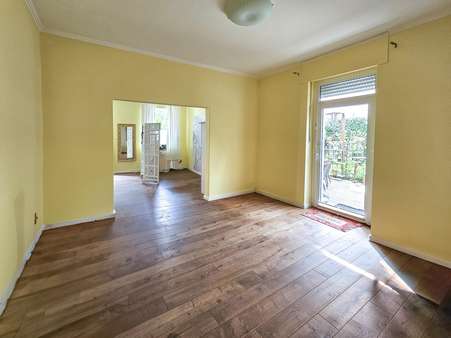 Wohnbereich im EG Haus 12a Wohnbereich im EG Haus 12a - Zweifamilienhaus in 33449 Langenberg mit 250m² kaufen