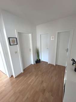 Flur im Erdgeschoss Flur im Erdgeschoss - Mehrfamilienhaus in 33758 Schloß Holte-Stukenbrock mit 234m² kaufen