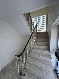 Treppenhaus Treppenhaus - Mehrfamilienhaus in 33758 Schloß Holte-Stukenbrock mit 234m² kaufen