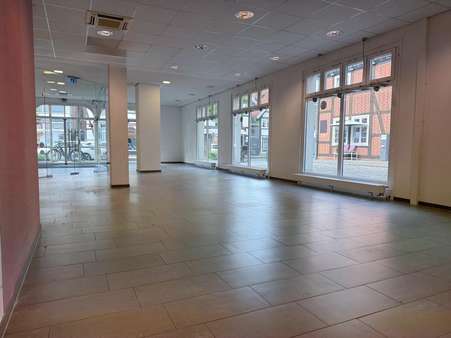 Innenfoto - Ladenlokal in 33378 Rheda-Wiedenbrück mit 136m² mieten