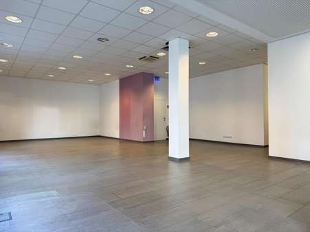 Innenfoto - Ladenlokal in 33378 Rheda-Wiedenbrück mit 136m² mieten