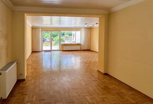 Wohn-/Essbereich - Doppelhaushälfte in 33758 Schloß Holte-Stukenbrock mit 110m² kaufen