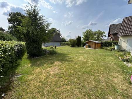 Garten Garten - Zweifamilienhaus in 33758 Schloß Holte-Stukenbrock mit 260m² kaufen