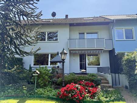 Außenansicht Außenansicht - Reihenmittelhaus in 33659 Bielefeld mit 120m² kaufen