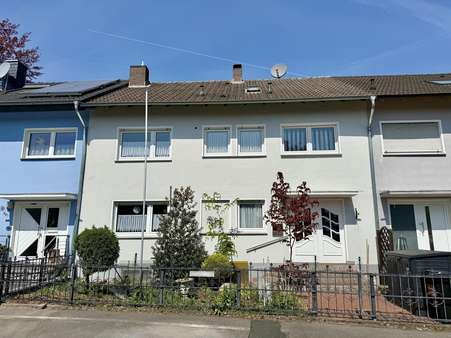 Außenansicht Außenansicht - Reihenmittelhaus in 33659 Bielefeld mit 120m² kaufen