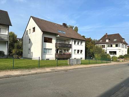 Straßenansicht - Erdgeschosswohnung in 33617 Bielefeld mit 143m² kaufen