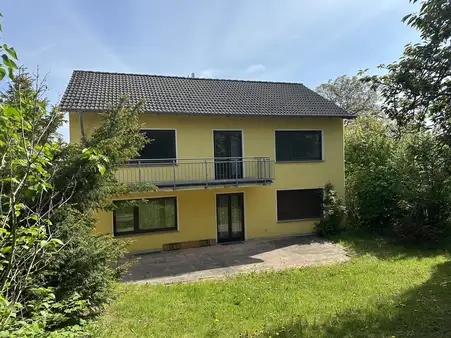 Ein- bis Zweifamilienhaus in top Lage am Johannisberg