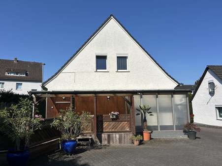 Außenansicht - Einfamilienhaus in 33617 Bielefeld mit 90m² kaufen