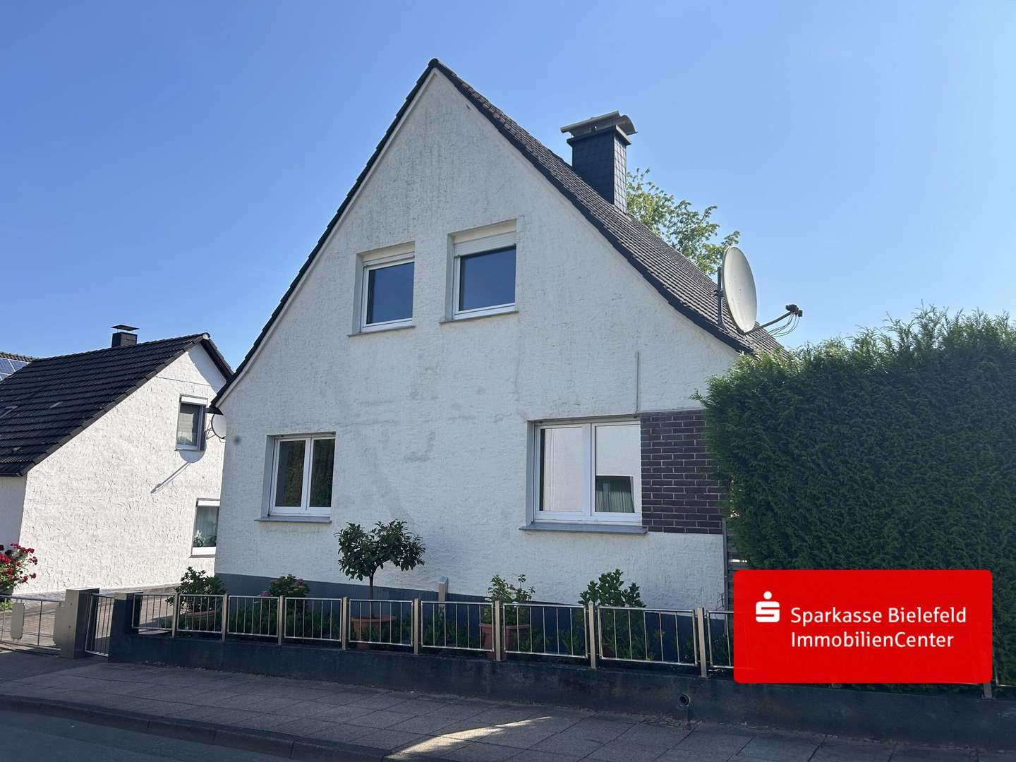 Außenansicht - Einfamilienhaus in 33617 Bielefeld mit 90m² kaufen