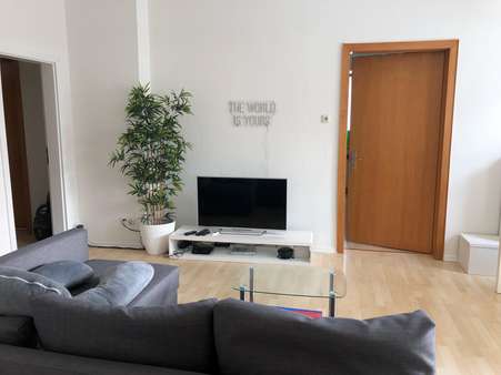 Wohnzimmer - Etagenwohnung in 33611 Bielefeld mit 75m² kaufen