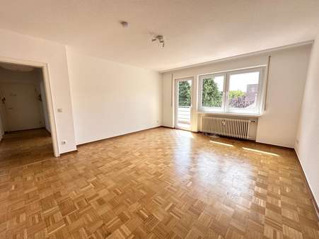 Wohnzimmer Wohnzimmer - Dachgeschosswohnung in 32547 Bad Oeynhausen mit 63m² kaufen