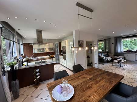 Etagenwohnung in 33689 Bielefeld mit 110m² kaufen