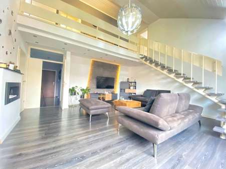 Wohnzimmer - Maisonette-Wohnung in 33659 Bielefeld mit 110m² kaufen
