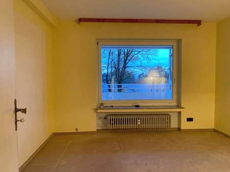 Zimmer - Etagenwohnung in 33659 Bielefeld mit 102m² günstig kaufen
