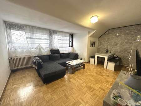 Großes Wohn- und Esszimmer - Dachgeschosswohnung in 33647 Bielefeld mit 51m² kaufen