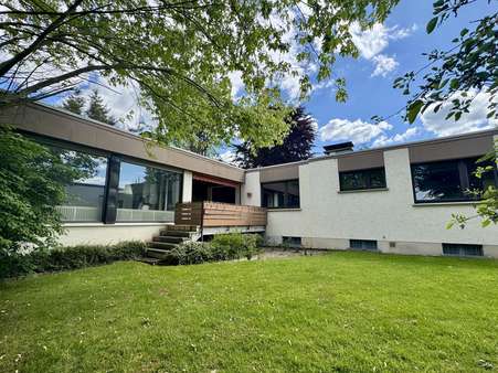 Gartenansicht - Bungalow in 32105 Bad Salzuflen mit 236m² kaufen