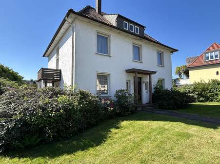 Straßenansicht Straßenansicht - Einfamilienhaus in 32657 Lemgo mit 200m² kaufen