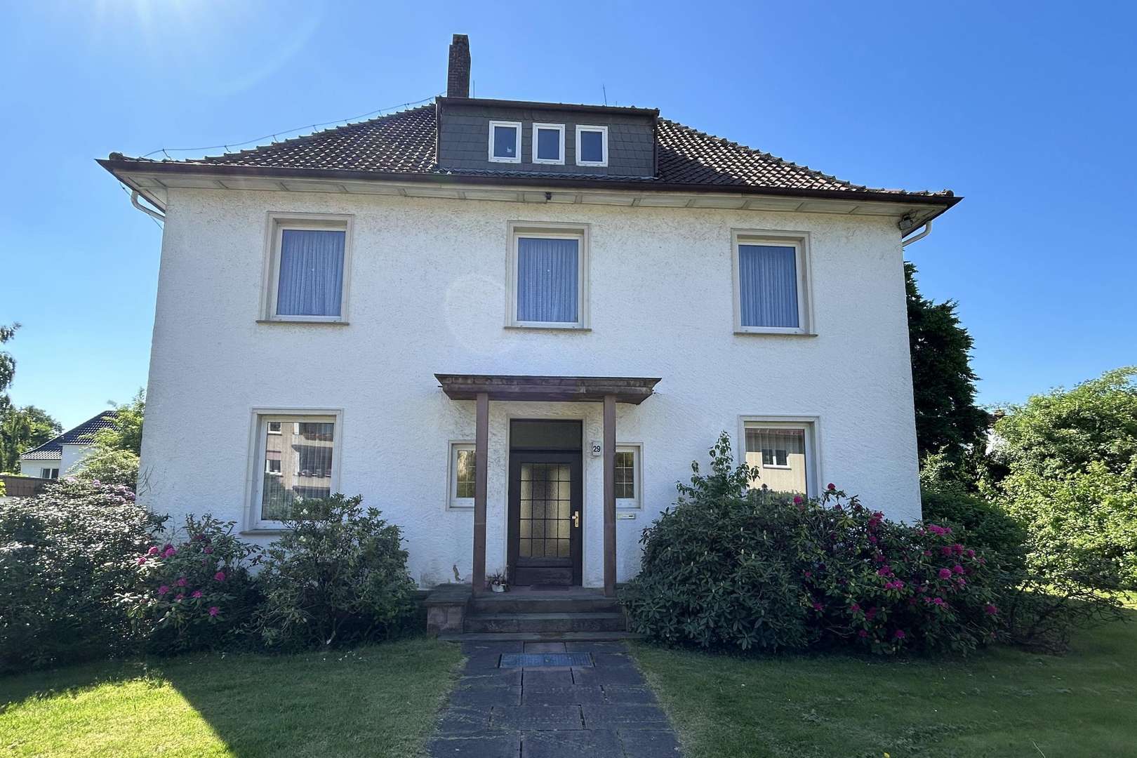 Straßenansicht Straßenansicht - Einfamilienhaus in 32657 Lemgo mit 200m² kaufen