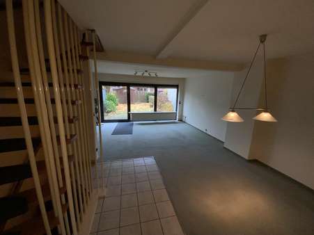 Wohnzimmer - Reihenmittelhaus in 33813 Oerlinghausen mit 89m² kaufen