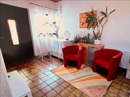 Eingang und Windfang im EG Eingang und Windfang im EG - Mehrfamilienhaus in 32657 Lemgo mit 200m² kaufen