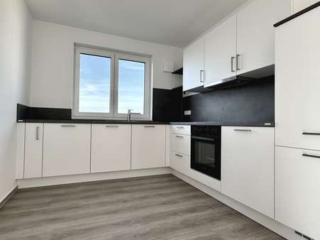Wertige Nobilia-Küche inklusive - Etagenwohnung in 32105 Bad Salzuflen mit 126m² kaufen