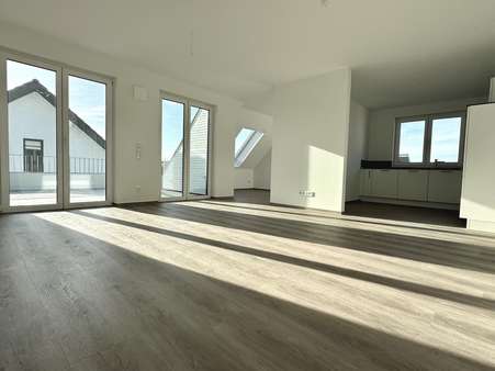 Wohn- und Esszimmer - Etagenwohnung in 32105 Bad Salzuflen mit 126m² kaufen