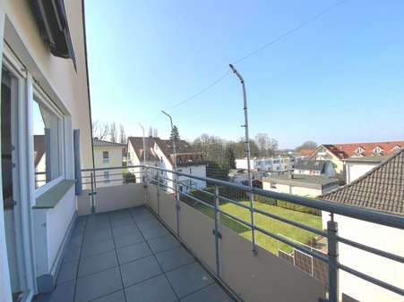 Balkon - Dachgeschosswohnung in 32105 Bad Salzuflen mit 80m² kaufen