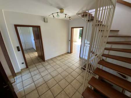 Flur im Eingangsbereich Flur im Eingangsbereich - Reihenendhaus in 33813 Oerlinghausen mit 115m² kaufen