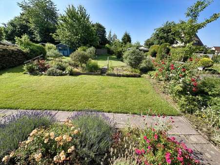 Da schaut man gerne auf den eigene Garten Da schaut man gerne auf den eigene Garten - Reihenendhaus in 32657 Lemgo mit 100m² kaufen