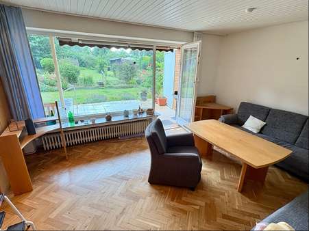 Wohnzimmer mit grünem Ausblick Wohnzimmer mit grünem Ausblick - Reihenendhaus in 32657 Lemgo mit 100m² kaufen