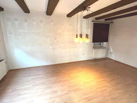 Wohnzimmer im EG - Einfamilienhaus in 32689 Kalletal mit 160m² kaufen