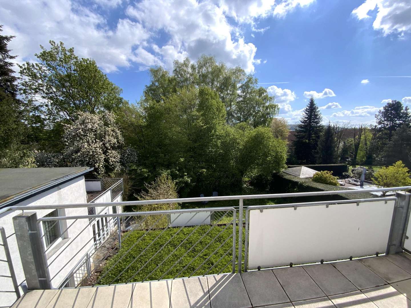 Blick vom Balkon ins Grüne - Etagenwohnung in 32105 Bad Salzuflen mit 65m² kaufen