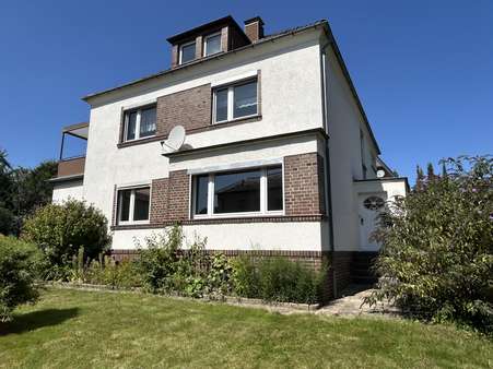 Gartenansicht Gartenansicht - Zweifamilienhaus in 32657 Lemgo mit 138m² kaufen