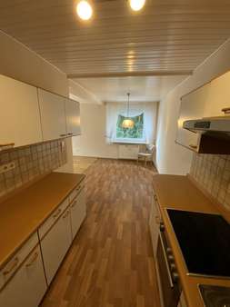 Blick aus der Kochnische zum Essbereich Blick aus der Kochnische zum Essbereich - Etagenwohnung in 33813 Oerlinghausen mit 76m² kaufen