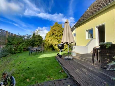 Gemütlicher Gartenteil mit Terrasse - Einfamilienhaus in 32105 Bad Salzuflen mit 100m² kaufen