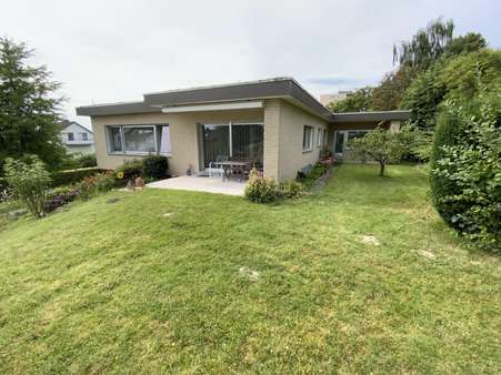 2 Sonnenterrassen 2 Sonnenterrassen - Einfamilienhaus in 32108 Bad Salzuflen mit 230m² kaufen