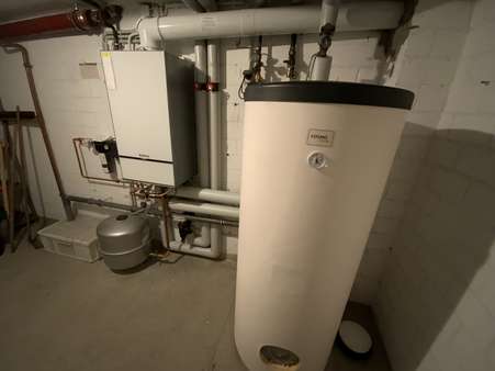 Gas-Brennwerttherme von 2019 - Mehrfamilienhaus in 32108 Bad Salzuflen mit 263m² als Kapitalanlage kaufen