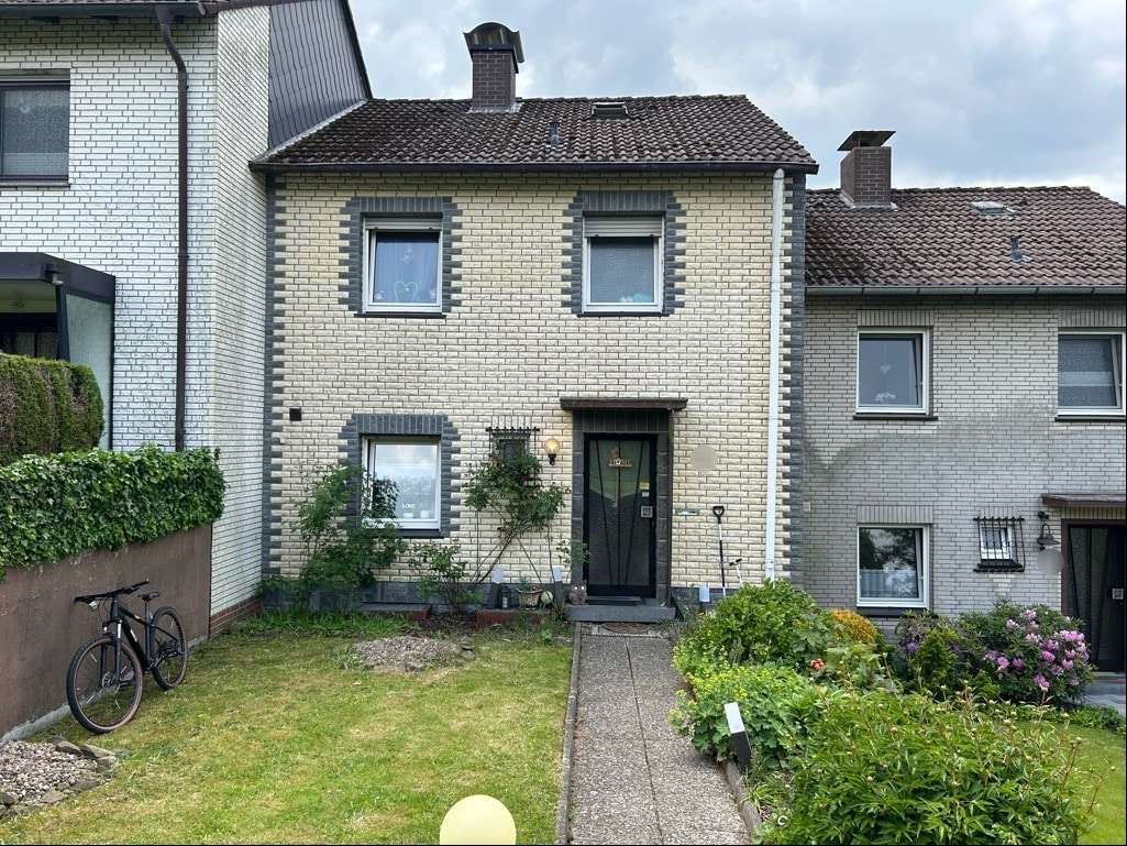 Straßenansicht Straßenansicht - Reihenmittelhaus in 32694 Dörentrup mit 84m² kaufen