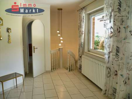 Flur Flur - Einfamilienhaus in 32609 Hüllhorst mit 208m² kaufen