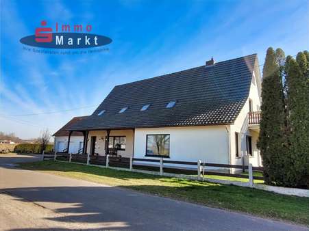 Straßenansicht - Einfamilienhaus in 32351 Stemwede mit 288m² kaufen