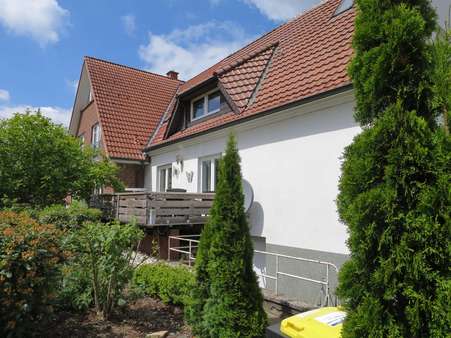 Ansicht des Ursprungshauses, hinten der Neubau - Zweifamilienhaus in 32549 Bad Oeynhausen mit 300m² kaufen