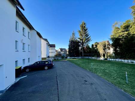 Parkplätze hinter dem Haus - Etagenwohnung in 32545 Bad Oeynhausen mit 78m² kaufen