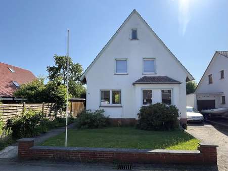 Vorderansicht Vorderansicht - Einfamilienhaus in 32457 Porta Westfalica mit 138m² kaufen